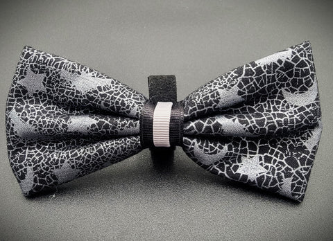 Howl to the moon- Bow tie