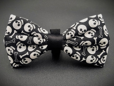 Skulls and bones- Bow tie