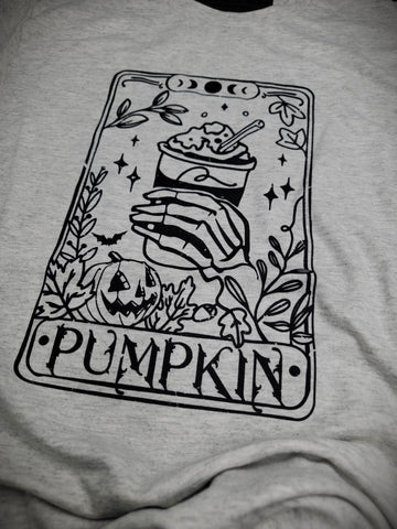 PUMPKIN QUEEN- T-Shirt